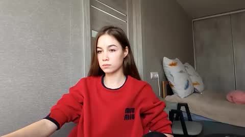 Mia online show from 01/06/26, 05:33