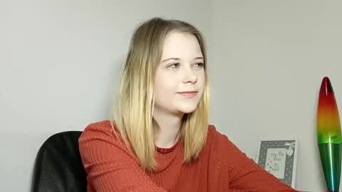 Snapshot of lydiasunny chatting on 09/29/25, 06:13 Lydia online show from 09/29/25, 06:13