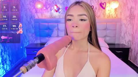 Snapshot of lyen_rae chatting on 02/13/25, 08:03 Lyen Rae  online show from 02/13/25, 08:03