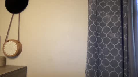 Olivia online show from 02/22/25, 08:53