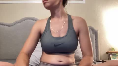 Olivia online show from 09/18/25, 01:51