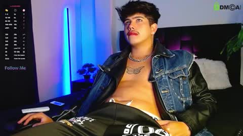 Lyle Bennett Freelance Model online show from 09/21/25, 12:29