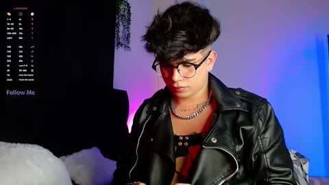 Lyle Bennett Freelance Model online show from 10/28/25, 10:19