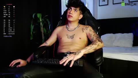 Lyle Bennett Freelance Model online show from 03/01/26, 09:28