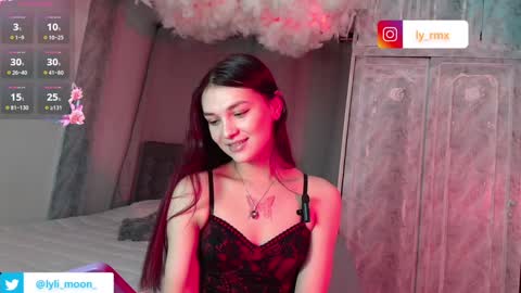Snapshot of lylita_moon chatting on 12/21/24, 04:19 Littl online show from 12/21/24, 04:19