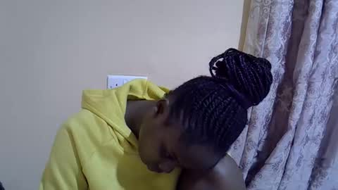 lyn_anna online show from 09/29/25, 07:08