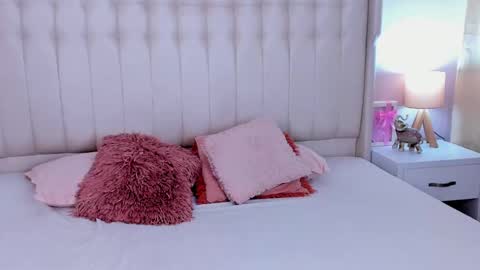 Lyn online show from 09/22/25, 11:45