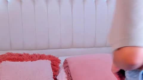 Lyn online show from 12/22/25, 11:18