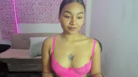 Snapshot of lynda_bonnie chatting on 06/23/26, 01:53 lynda_bonnie online show from 06/23/26, 01:53