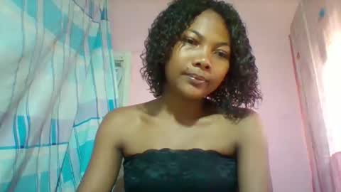 lyndah19 online show from 12/21/25, 08:32