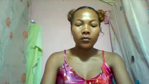 lyndah19 online show from 02/18/26, 07:43