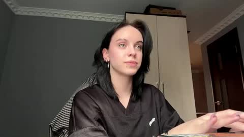 Snapshot of lynettawiseman chatting on 05/17/26, 10:11 Eva online show from 05/17/26, 10:11