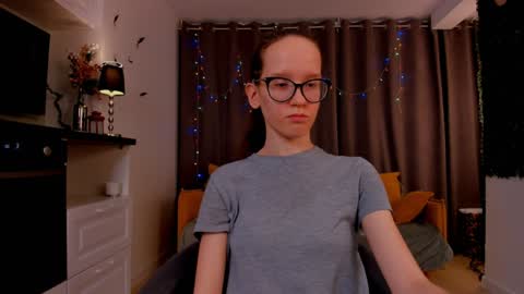 Sara online show from 02/02/25, 01:45