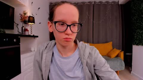 Sara online show from 02/09/25, 01:22