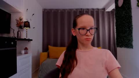 Sara online show from 03/01/25, 10:31