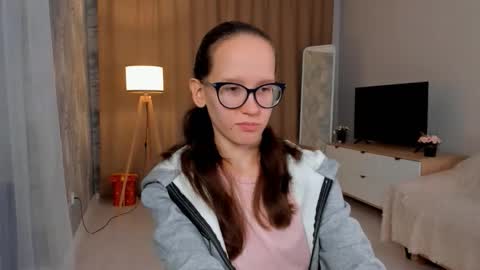 Sara online show from 09/16/25, 04:08