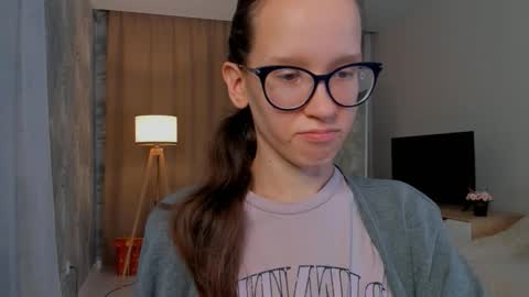 Sara online show from 09/20/25, 04:30