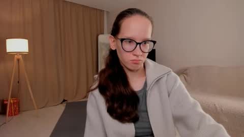 Sara online show from 09/24/25, 04:21