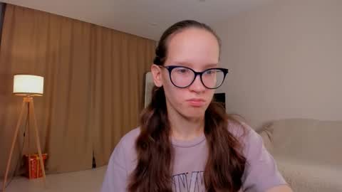 Sara online show from 09/30/25, 04:12