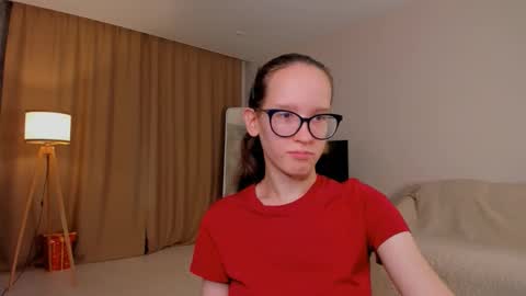 Sara online show from 10/03/25, 04:15