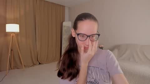 Sara online show from 10/24/25, 04:25