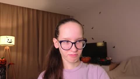 Sara online show from 11/12/25, 04:18