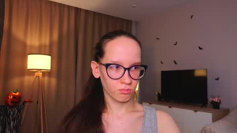 Sara online show from 11/22/25, 04:17