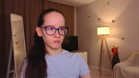 Sara online show from 11/23/25, 04:07