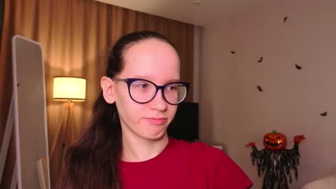 Sara online show from 11/26/25, 04:19