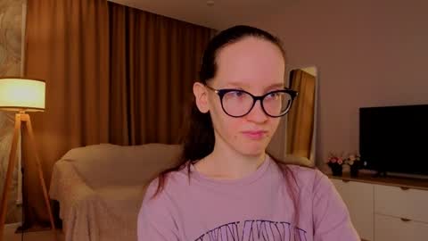 Sara online show from 04/06/26, 04:19