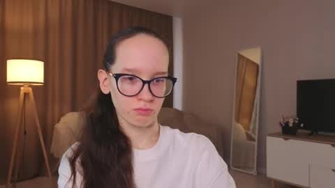 Sara online show from 05/18/26, 04:02