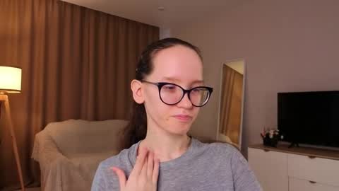 Sara online show from 05/25/26, 04:13