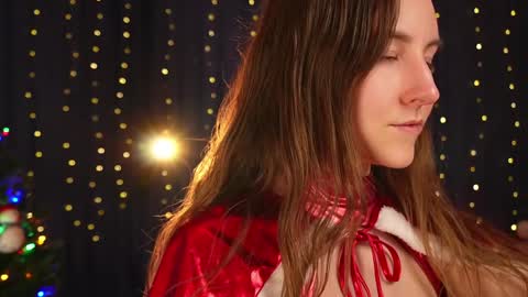 Lynn online show from 12/25/24, 07:46