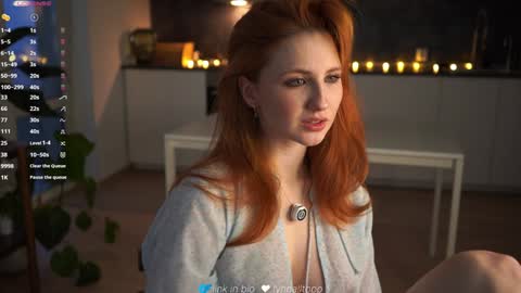 Snapshot of lynnalltop chatting on 01/18/26, 04:05 Natasha online show from 01/18/26, 04:05