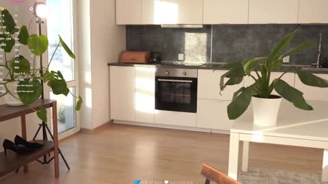 Snapshot of lynnalltop chatting on 02/18/26, 04:30 Natasha online show from 02/18/26, 04:30