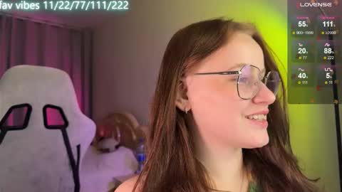 lynne_dawson online show from 10/11/25, 05:11