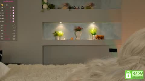 Lola online show from 03/05/25, 09:04