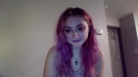 Snapshot of lynnkitten69000 chatting on 01/18/26, 01:42 Lynn online show from 01/18/26, 01:42