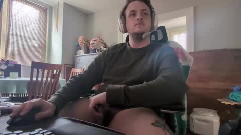 Snapshot of lyntronix chatting on 02/22/26, 06:28 J online show from 02/22/26, 06:28