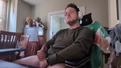 Snapshot of lyntronix chatting on 02/28/26, 04:52 J online show from 02/28/26, 04:52