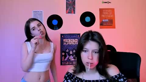 lyra_desire online show from 06/14/26, 07:27