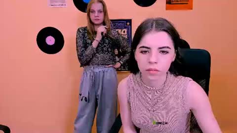 lyra_desire online show from 06/21/26, 09:01