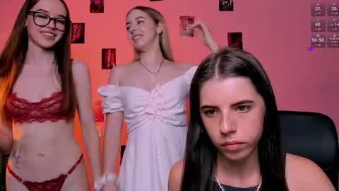 lyra_desire online show from 07/17/26, 01:18