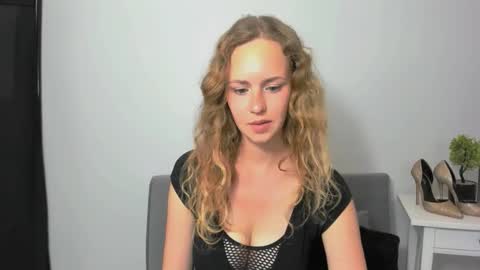 Lura online show from 09/10/25, 04:07