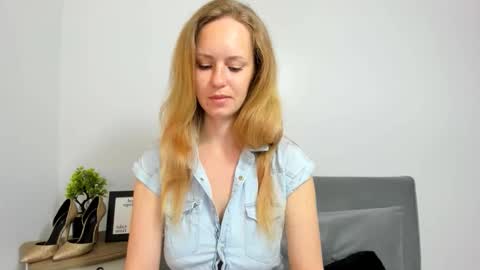 Lura online show from 09/29/25, 06:51