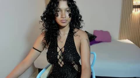 lyrafrost5 online show from 02/16/26, 10:17