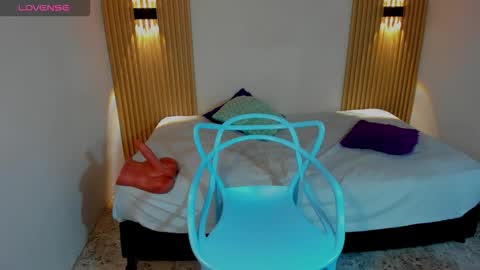 lyrafrost5 online show from 03/02/26, 07:15