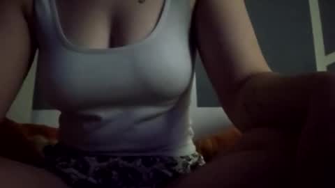 lyssacroft online show from 12/22/25, 08:11