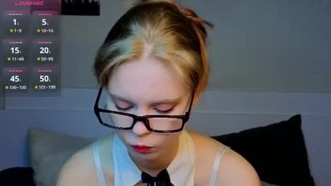 Julie online show from 08/04/26, 09:06