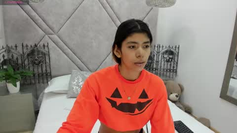 Lyxi online show from 10/01/25, 11:27